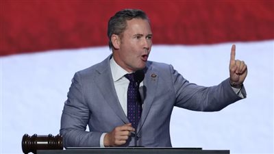 ترامب يختار مايك والتز مستشارًا للأمن القومي