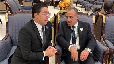 على هامش القمة العربية الإسلامية بالرياض.. وزير الخارجية والهجرة يعقد اجتماعًا مع نظيره المغربي