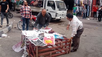 رئيس حي مصر الجديدة يقود حملة مكبرة لإزالة الإشغالات | صور