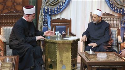 مفتي البوسنة والهرسك والأعلى للشؤون الإسلامية بالبحرين يعزيان شيخ الأزهر في وفاة شقيقته