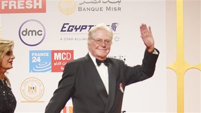 حسين فهمي عن رفضه رعاية شركات المقاطعة لمهرجان القاهرة السينمائي: فضلنا الشركات الوطنية