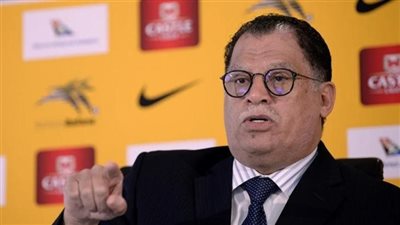 بكفالة تعادل 5 ملايين جنيه.. الإفراج عن رئيس اتحاد جنوب إفريقيا لكرة القدم المتهم بالفساد