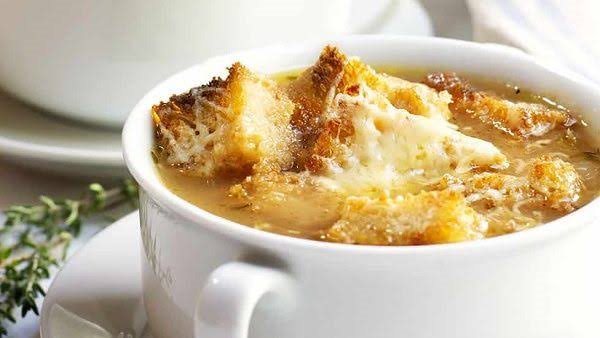 طريقة عمل شوربة البصل