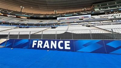 غلق أجزاء من ملعب مباراة فرنسا وإسرائيل وتركيب سياج شبكي لتجنب اقتحام الجماهير