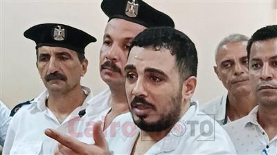 وسط تشديدات أمنية.. وصول سفاح التجمع إلى المحكمة لحضور جلسة الاستئناف على حكم إعدامه