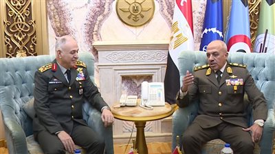 الفريق أحمد خليفة يلتقي رئيس هيئة الأركان العامة للقوات المسلحة التركية