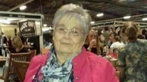 سيدة أمريكية 