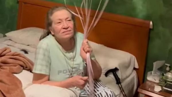 والدة أحمد مكي الراحلة