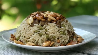 تفسير رؤية أكل اللحم المطبوخ في المنام للمتزوجة.. دلالة على الصبر والتحمل