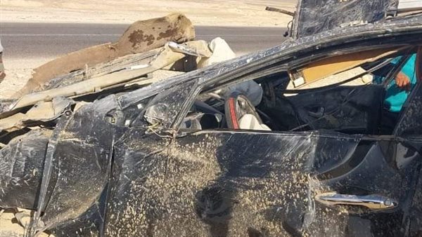 حادث السيارة بطريق