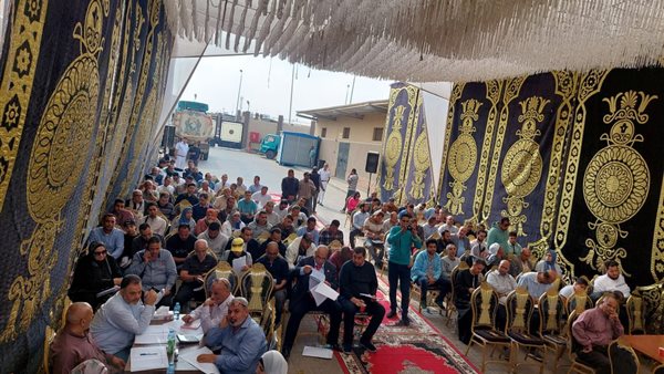 جانب من المزاد 