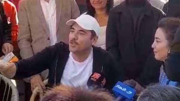 الفنان أحمد عز