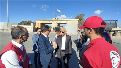 خلال زيارته معبر رفح.. محافظ شمال سيناء يستعرض مع سفير فرنسا جهود مصر لإدخال المساعدات لغزة