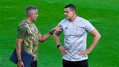 جلسة خاصة بين جوميز وعبد الواحد السيد على هامش مران الزمالك 