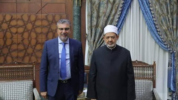 الدكتور أحمد الطيب