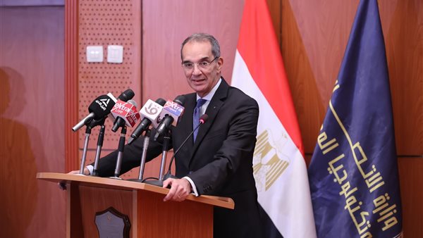 وزير الاتصالات وتكنولوجيا