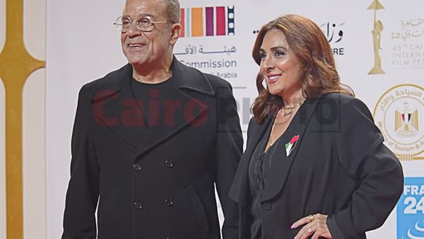 عودة شريف منير لزوجته