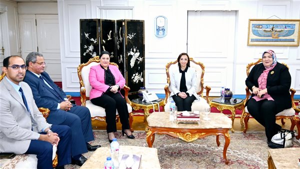 محافظ البحيرة تستقبل