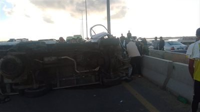 مصرع 3 أشخاص وإصابة 7 آخرين في انقلاب ميكروباص بالإسكندرية 
