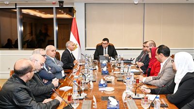 وزير الإسكان يكلف أجهزة مدن غرب القاهرة بالتصدي بحزم للمخالفات والتعديات
