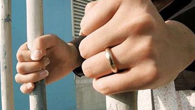 وصلت لها بالدليفري.. ضبط 1600 قرص مخدر بحوزة سيدة في الهرم