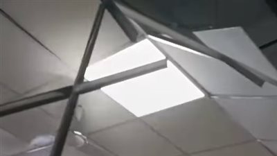 جامعة الإسكندرية تكشف تفاصيل انهيار أجزاء من سقف قاعة محاضرات بسبب الأمطار | بث مباشر