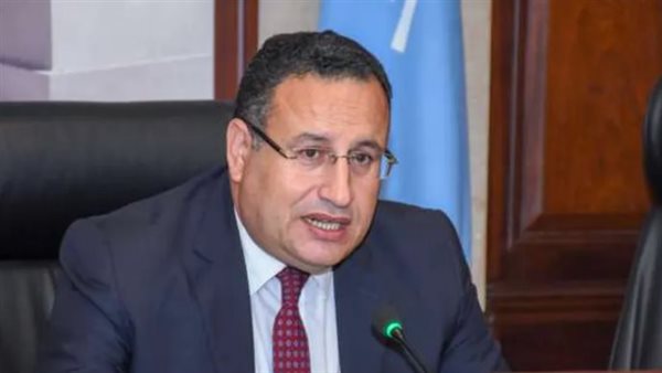  الدكتور عبد العزيز