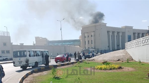 صعود أدخنة في محطة