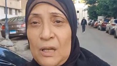 مصرع شاب على يد عاطلين بالإسكندرية.. ووالدة الضحية: موتوه عشان كان بيفض خناقة بينهم | بث مباشر