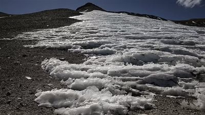 دراسة تحذر من اختفاء الأنهار الجليدية بنهاية القرن الـ21 بسبب انبعاثات الكربون