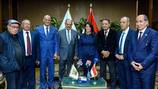 جانب من التسليم