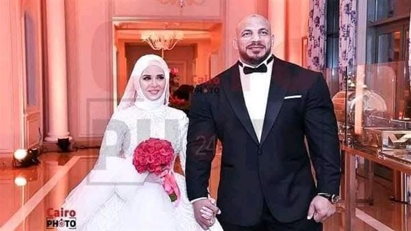 بيج رامي وزوجته السابقة