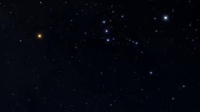 شاهد الآن.. نجم الجوزاء يعود في السماء