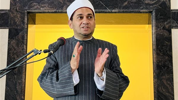 الدكتور أحمد علي