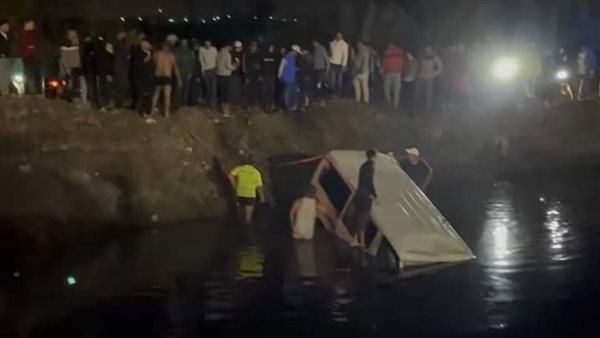 انقلاب ميكروباص داخل