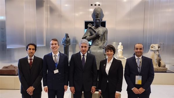 وزير السياحة والآثار