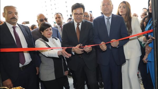 وزير الثقافة ومحافظ