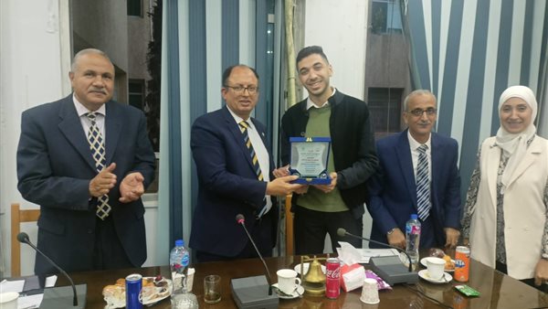 الدكتور السيد قنديل