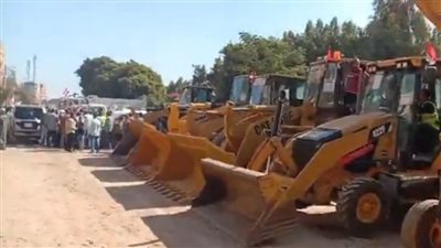 بـ 360 معدة ثقيلة وخفيفة.. محافظة سوهاج تستعد للتعامل من الأمطار والسيول| بث مباشر