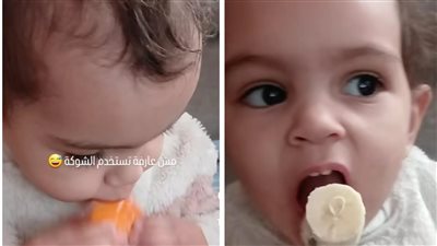 بسبب المجاعة.. صغيرة فلسطينية تتناول ثمرة فاكهة للمرة الأولى