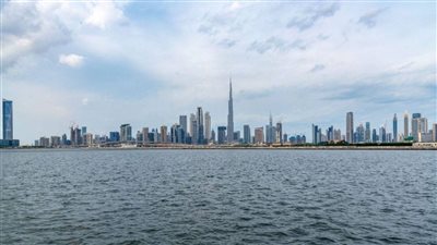 الإمارات تشهد أجواءً متقلبة.. أمطار رعدية وضباب وبحر هادئ طوال الأسبوع