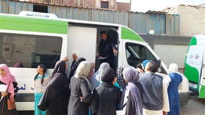 صحتك أولًا.. محافظة الجيزة تجري الكشف على المواطنين بعدة مناطق خلال قوافل علاجية