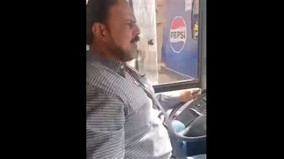 لو مدفعتش انزل.. النقل الجماعي بالقاهرة تحقق في واقعة طرد شاب من ذوي الإعاقة من أتوبيس عام