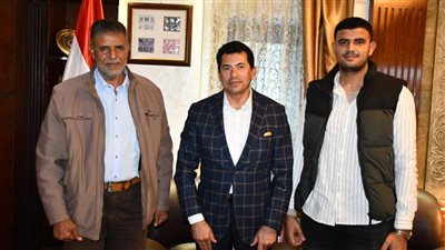 وزير الرياضة يلتقي أسرة اللاعب الراحل محمد شوقي.. ويقرر توفير الرعاية الصحية الكاملة لنجله