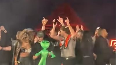 حفلة سيركو لوكو تثير جدلا بـ الأهرامات.. ومصدر بالآثار لـ القاهرة 24: تمت خارج المنطقة الأثرية وحضرها 7 آلاف شخص