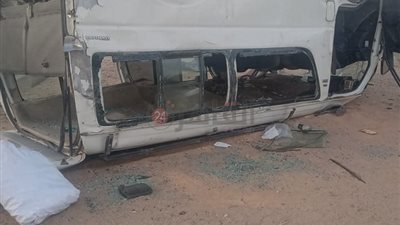 بينهم ربة منزل وطفلة.. ننشر أسماء مصابي حادث تصادم سيارتين في الفيوم