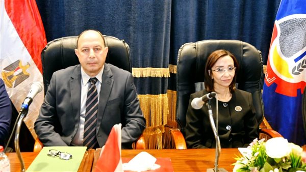 محافظ البحيرة ومدير