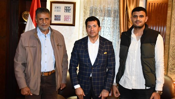 وزير الرياضة وأسرة