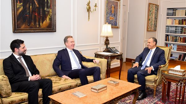 وزير الخارجية يستقبل