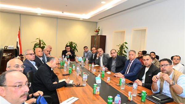 اجتماع وزير الإسكان